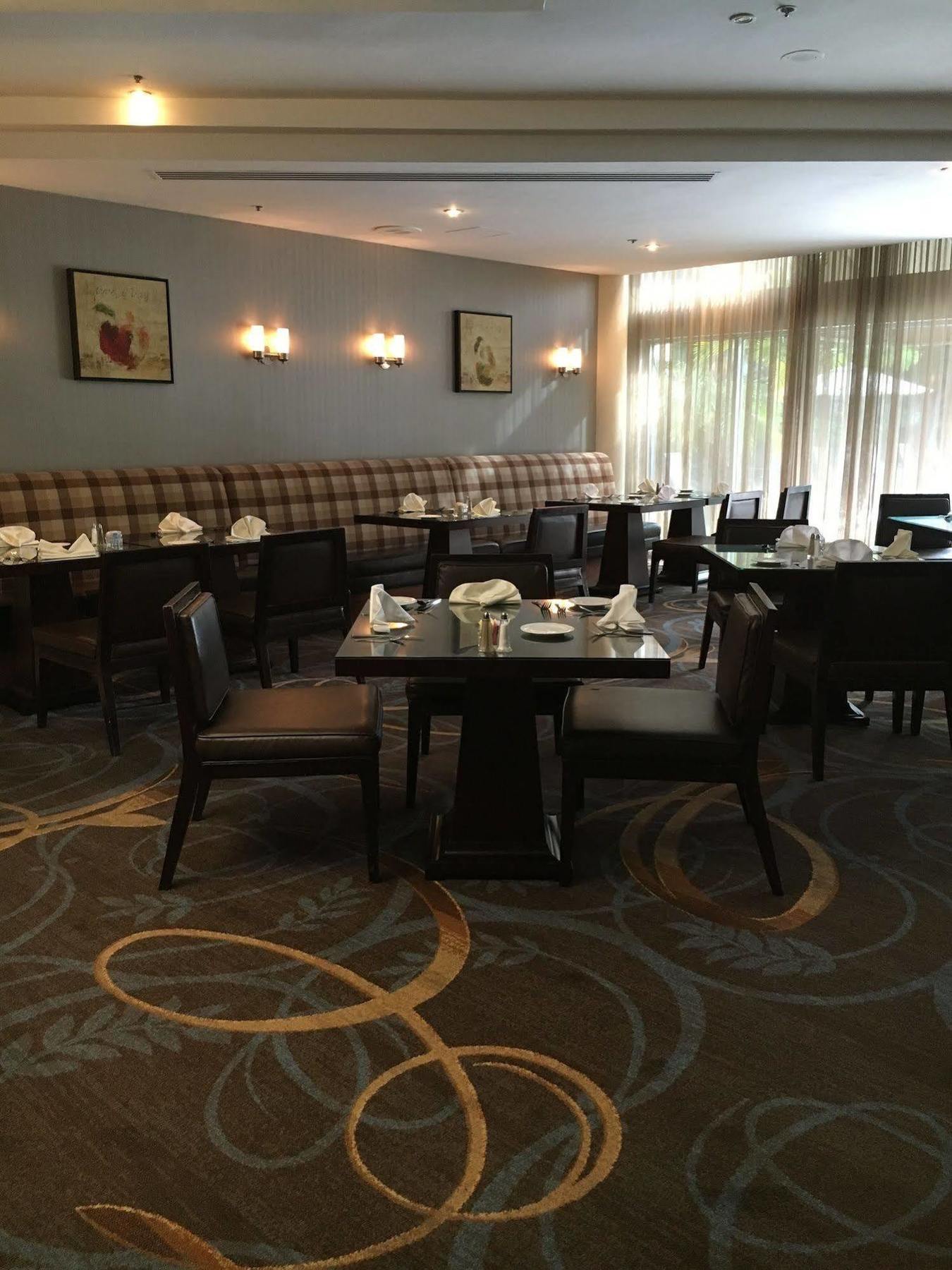 Sheraton Ontario Airport Hotel Extérieur photo